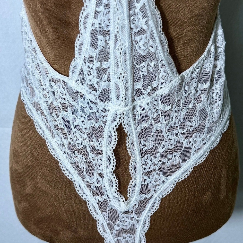 Victoria's Secret White Lace Deep V Teddy Bodysuit Lingerie Large - Picture 11 of 15